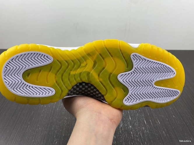 Reps TBK WMNS Yellow Low Snakeskin Air AH7860-107 Jordan 11 0719